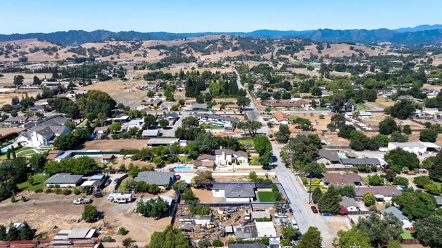 80 Roosevelt Avenue, San Martin, CA 95046