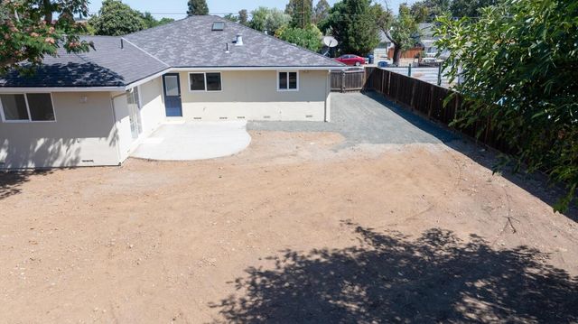 80 Roosevelt Avenue, San Martin, CA 95046
