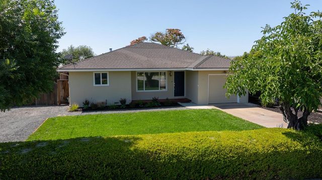 80 Roosevelt Avenue, San Martin, CA 95046