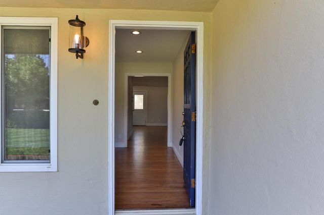 80 Roosevelt Avenue, San Martin, CA 95046