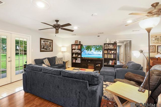 11052 Buxton Rd, St Amant, LA 70774