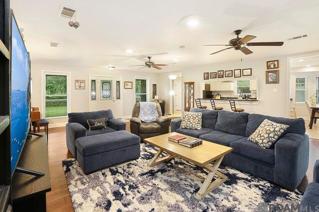 11052 Buxton Rd, St Amant, LA 70774