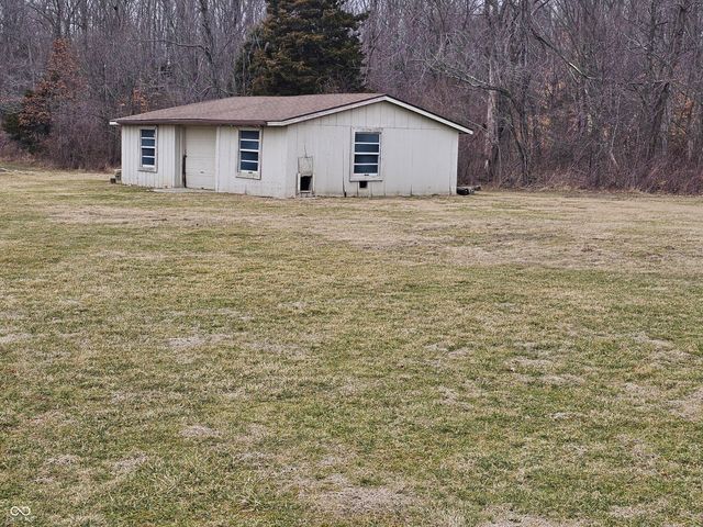 7466 S State Road 75, Coatesville, IN 46121