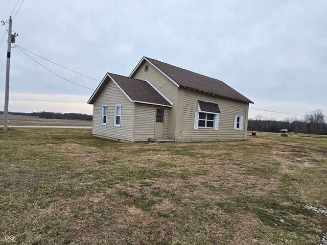 7466 S State Road 75, Coatesville, IN 46121