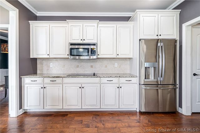 3642 Woodland Lakes Drive, Floyds Knobs, IN 47119