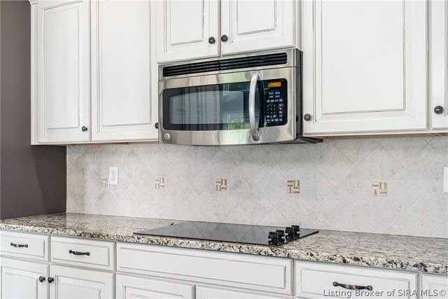 3642 Woodland Lakes Drive, Floyds Knobs, IN 47119