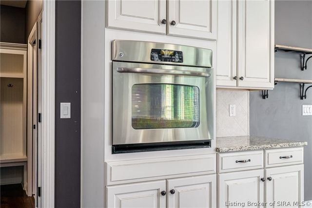 3642 Woodland Lakes Drive, Floyds Knobs, IN 47119