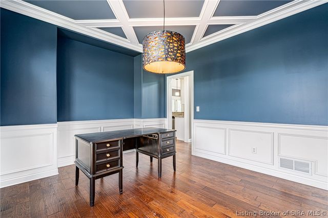 3642 Woodland Lakes Drive, Floyds Knobs, IN 47119