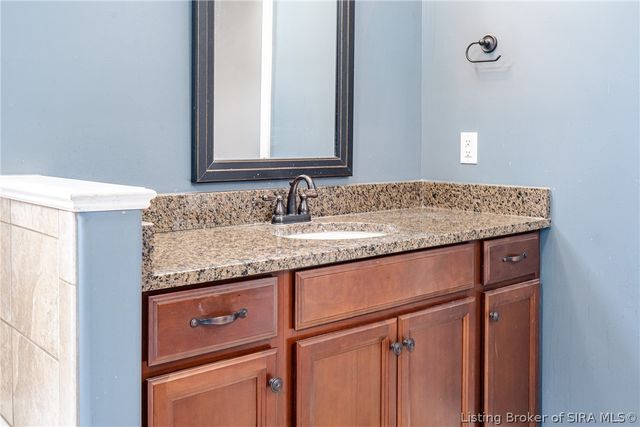 3642 Woodland Lakes Drive, Floyds Knobs, IN 47119