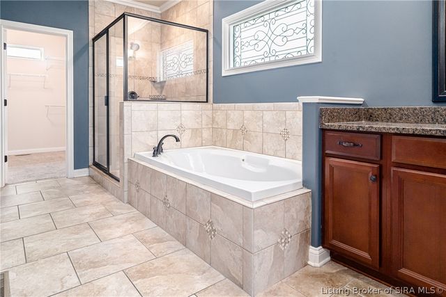 3642 Woodland Lakes Drive, Floyds Knobs, IN 47119