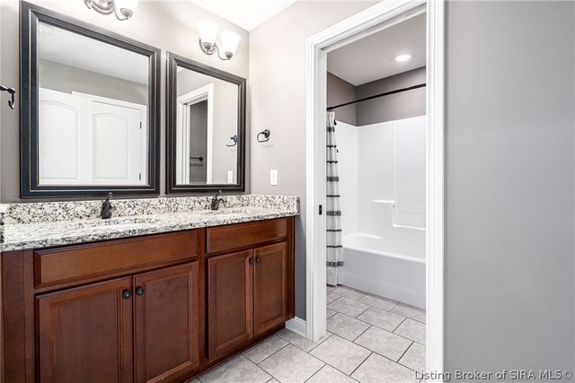 3642 Woodland Lakes Drive, Floyds Knobs, IN 47119