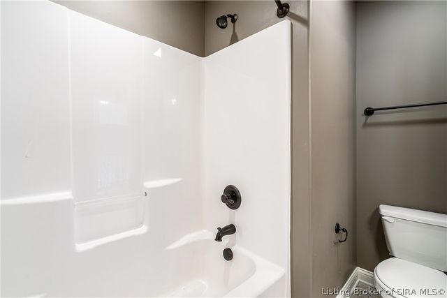 3642 Woodland Lakes Drive, Floyds Knobs, IN 47119