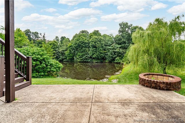3642 Woodland Lakes Drive, Floyds Knobs, IN 47119