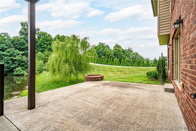 3642 Woodland Lakes Drive, Floyds Knobs, IN 47119