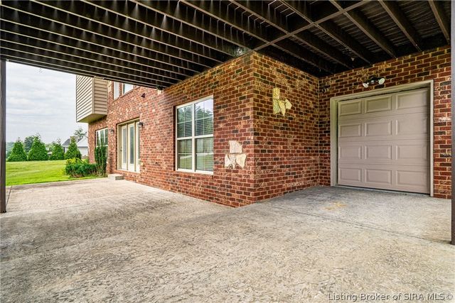 3642 Woodland Lakes Drive, Floyds Knobs, IN 47119