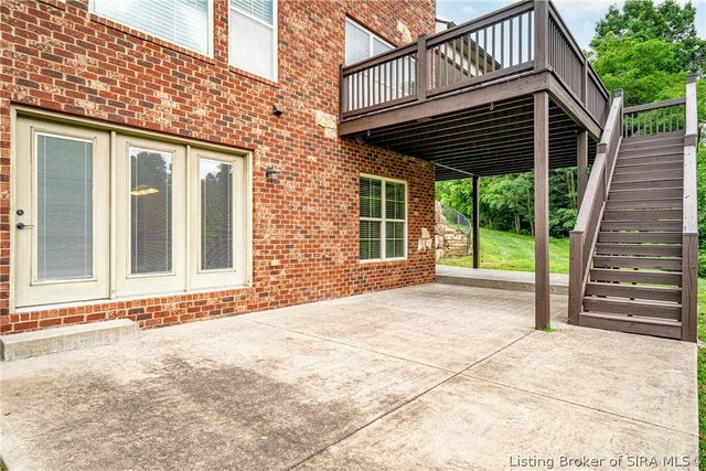 3642 Woodland Lakes Drive, Floyds Knobs, IN 47119