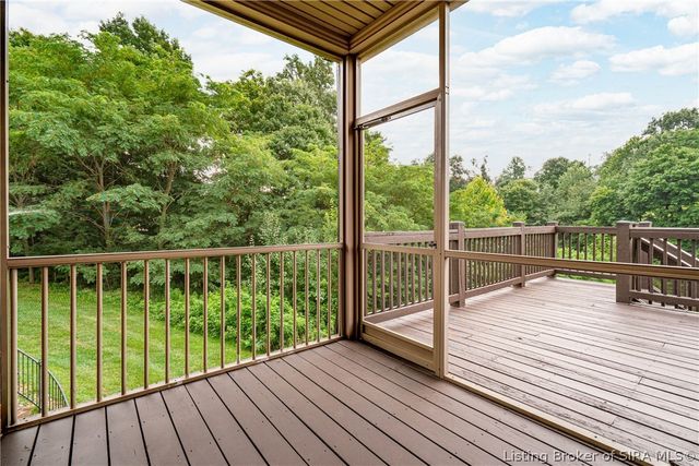 3642 Woodland Lakes Drive, Floyds Knobs, IN 47119
