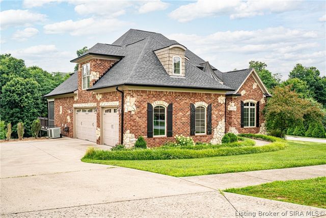 3642 Woodland Lakes Drive, Floyds Knobs, IN 47119