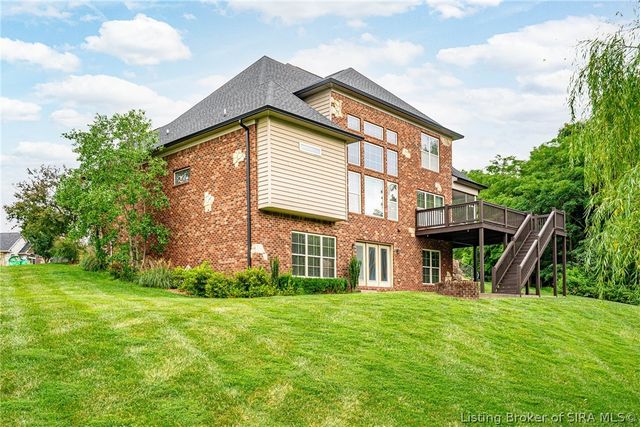 3642 Woodland Lakes Drive, Floyds Knobs, IN 47119