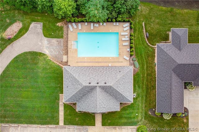 3642 Woodland Lakes Drive, Floyds Knobs, IN 47119
