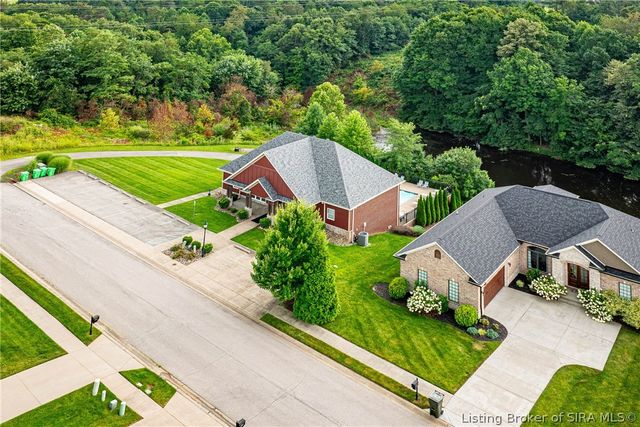 3642 Woodland Lakes Drive, Floyds Knobs, IN 47119
