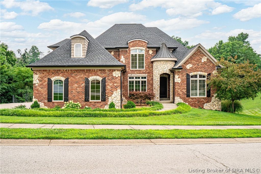 3642 Woodland Lakes Drive, Floyds Knobs, IN 47119