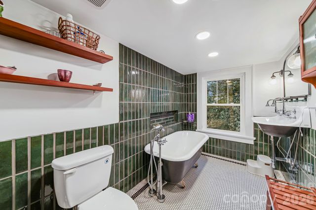 707 S York Street, Gastonia, NC 28052