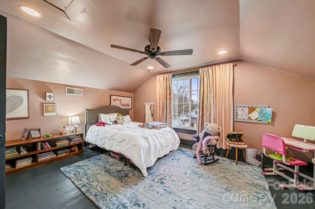 707 S York Street, Gastonia, NC 28052