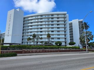 2731 NE 14th St Cswy 636, Pompano Beach, FL 33062