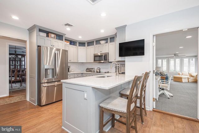 10 BAILEY DR, Washington Crossing, PA 18977