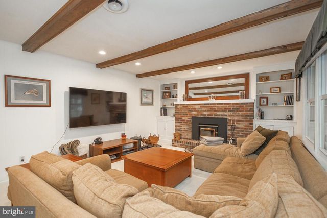 10 BAILEY DR, Washington Crossing, PA 18977