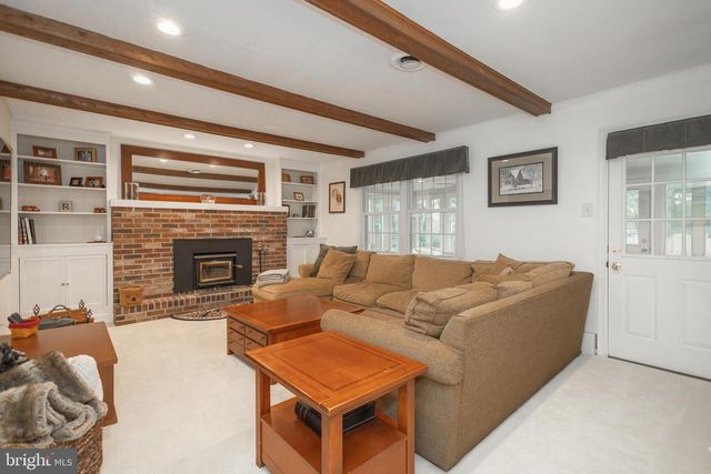 10 BAILEY DR, Washington Crossing, PA 18977