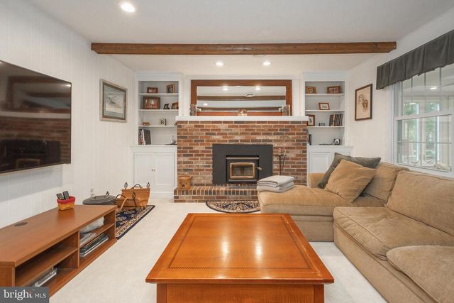 10 BAILEY DR, Washington Crossing, PA 18977