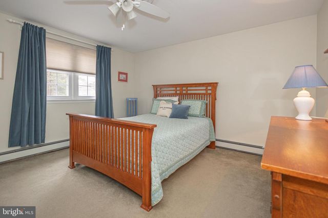 10 BAILEY DR, Washington Crossing, PA 18977