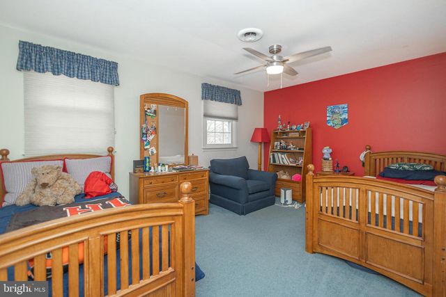 10 BAILEY DR, Washington Crossing, PA 18977