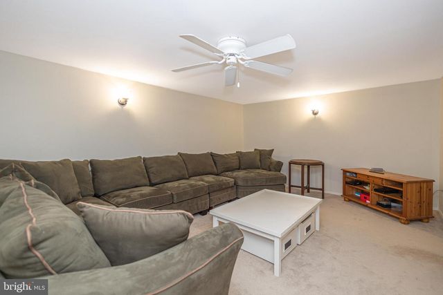 10 BAILEY DR, Washington Crossing, PA 18977