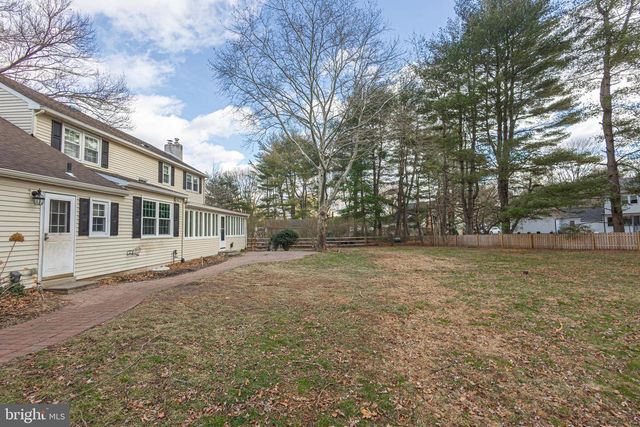 10 BAILEY DR, Washington Crossing, PA 18977