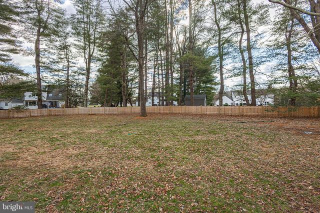 10 BAILEY DR, Washington Crossing, PA 18977