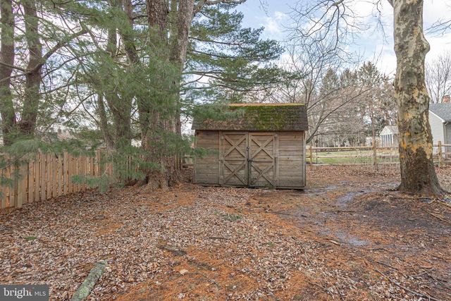 10 BAILEY DR, Washington Crossing, PA 18977