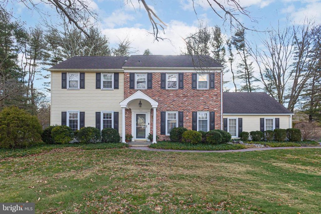 10 BAILEY DR, Washington Crossing, PA 18977