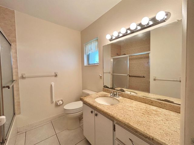 2854 E Ashley Dr Drive E B, West Palm Beach, FL 33415