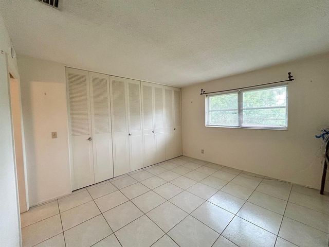 2854 E Ashley Dr Drive E B, West Palm Beach, FL 33415