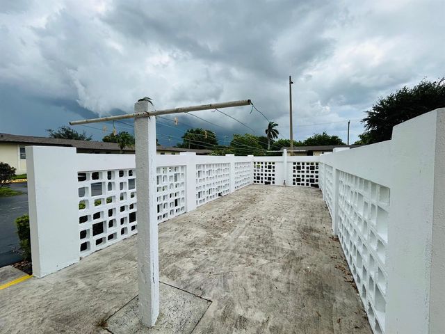 2854 E Ashley Dr Drive E B, West Palm Beach, FL 33415