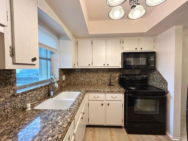 2854 E Ashley Dr Drive E B, West Palm Beach, FL 33415