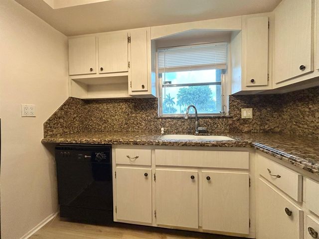 2854 E Ashley Dr Drive E B, West Palm Beach, FL 33415