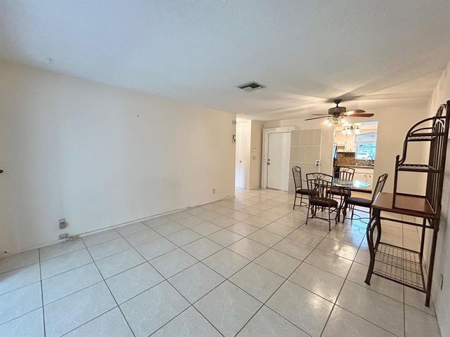 2854 E Ashley Dr Drive E B, West Palm Beach, FL 33415