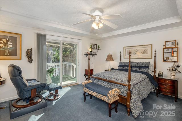 135 Reservoir Drive, Hendersonville, NC 28739