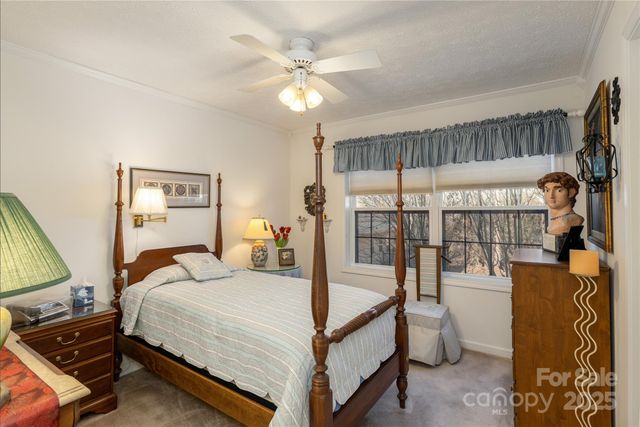 135 Reservoir Drive, Hendersonville, NC 28739