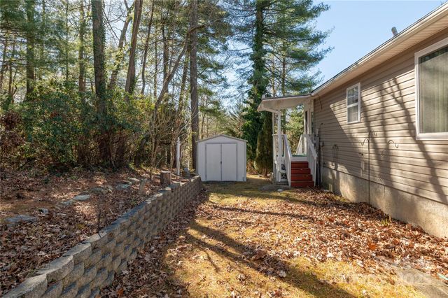 135 Reservoir Drive, Hendersonville, NC 28739