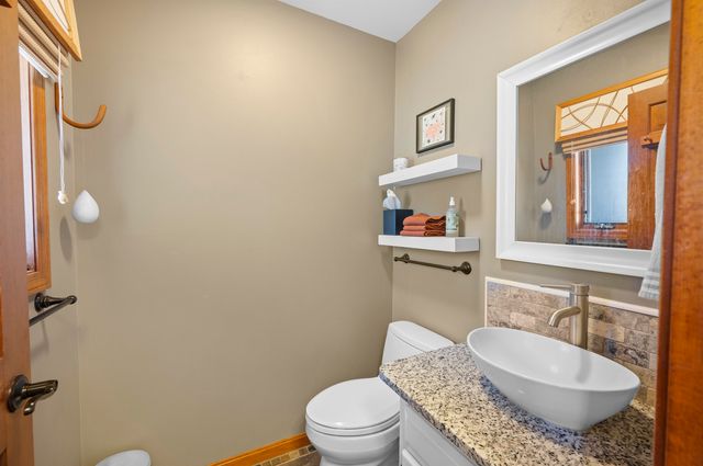 17 Madison Avenue, Kingston, NH 03848
